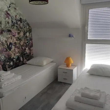 Charming House With Garden In Сasa de vacaciones La Turballe